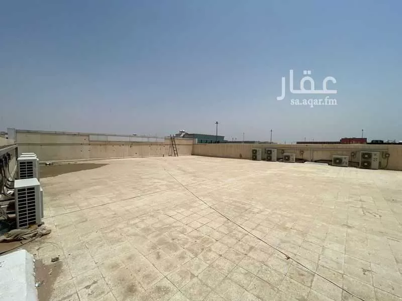 محل 1430 م² في النفل 8