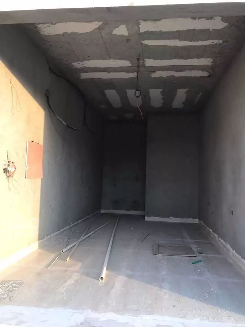 محل 450 م² في المهدية 4