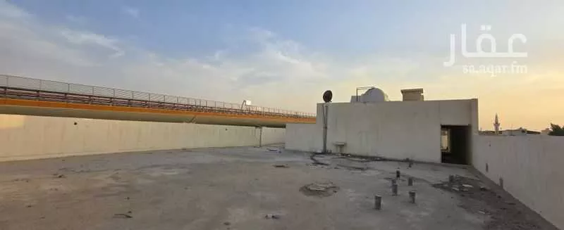 محل 1000 م² في العريجاء الوسطى 7