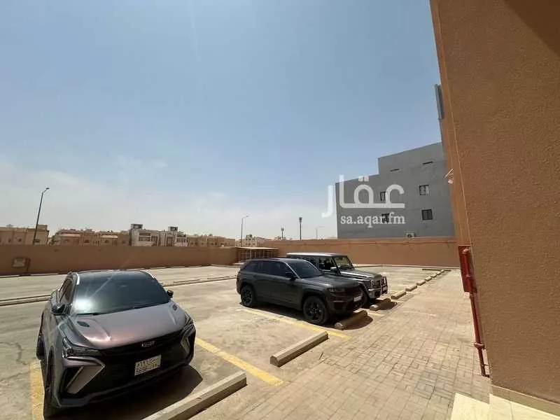 محل 3797 م² في الخليج 6