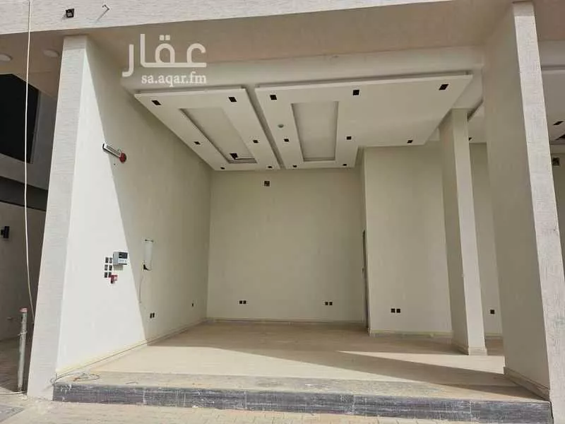 400 sqm shop in Al Mahdiyyah 4