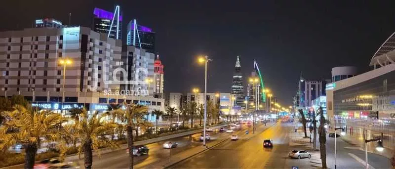 محل 550 م² في العليا 9