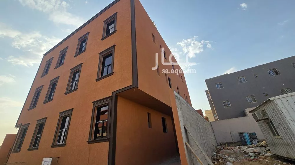 400 sqm building in Al Mahdiyyah 3