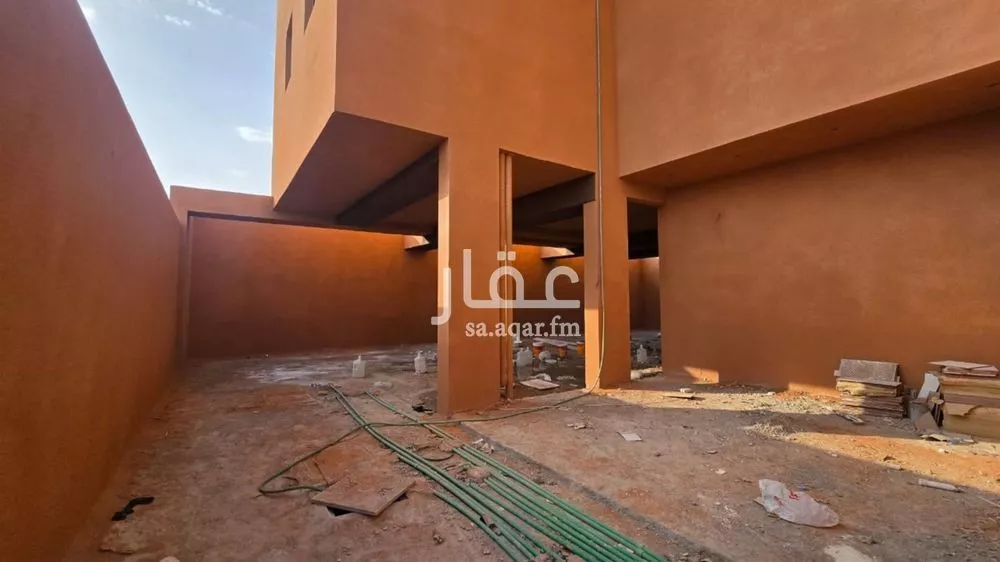 400 sqm building in Al Mahdiyyah 3