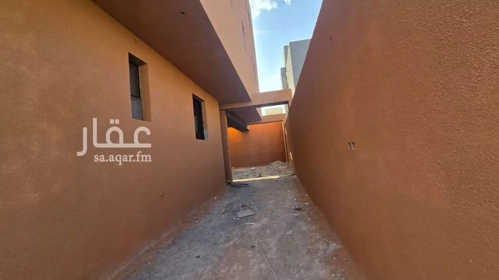 400 sqm building in Al Mahdiyyah 5