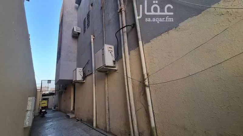 عمارة 2000 م² في الزهرة 13