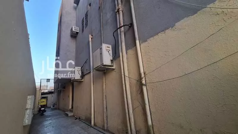 عمارة 2080 م² في الزهرة 12