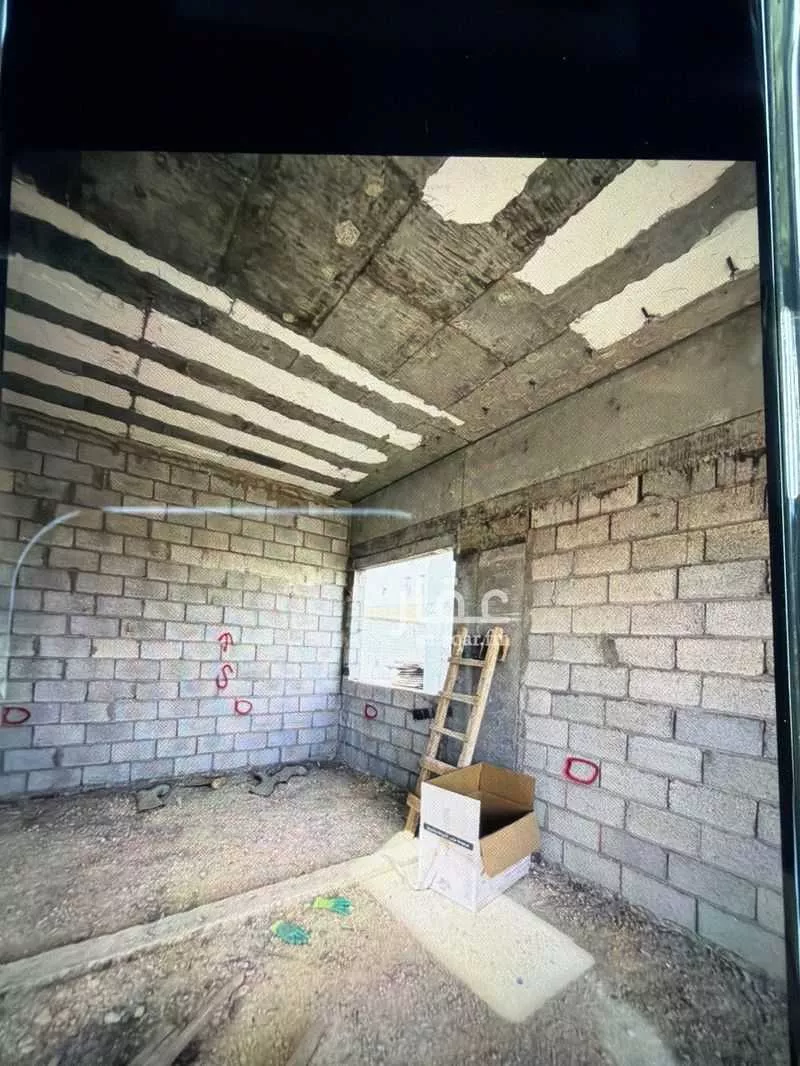 900 sqm shop in Laban 4