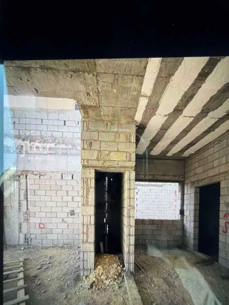 900 sqm shop in Laban 5