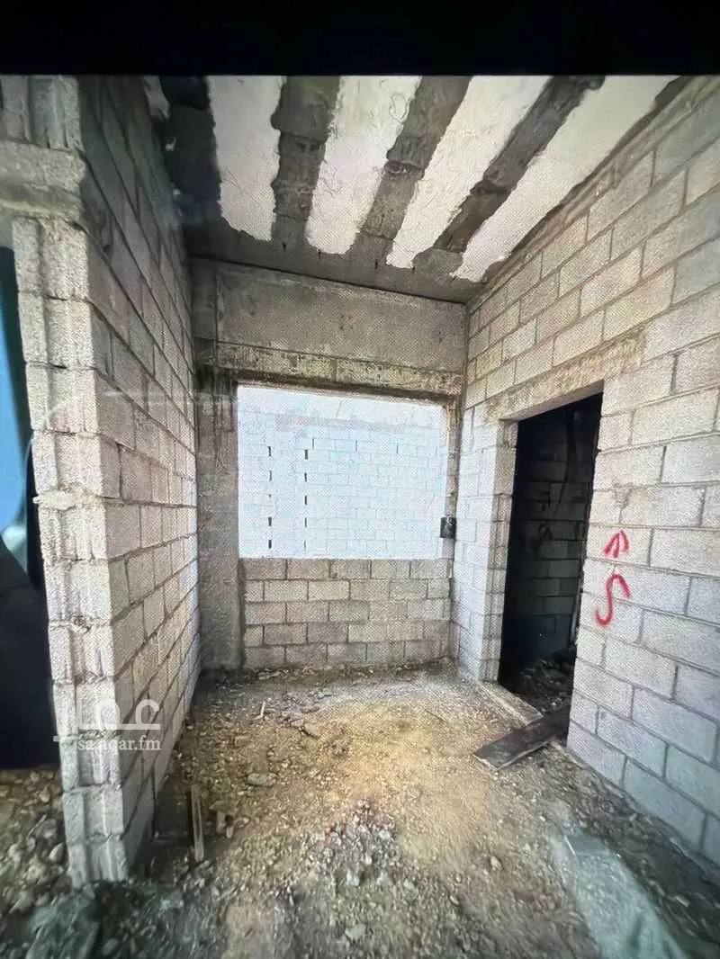 900 sqm shop in Laban 6