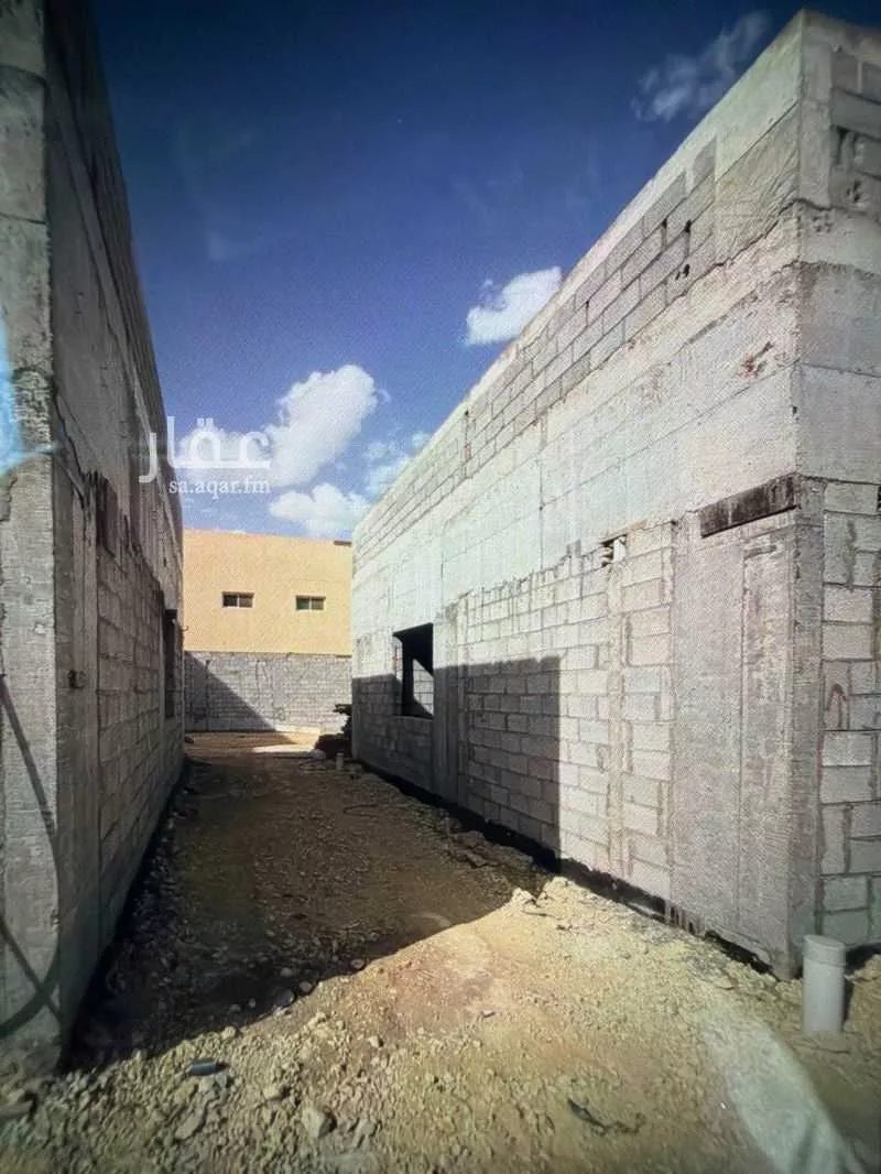 900 sqm shop in Laban 8