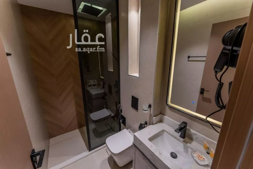 عمارة 1080 م² في العارض 12