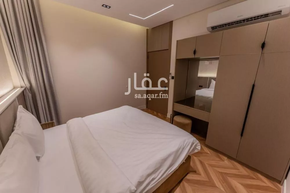 عمارة 1080 م² في العارض 20