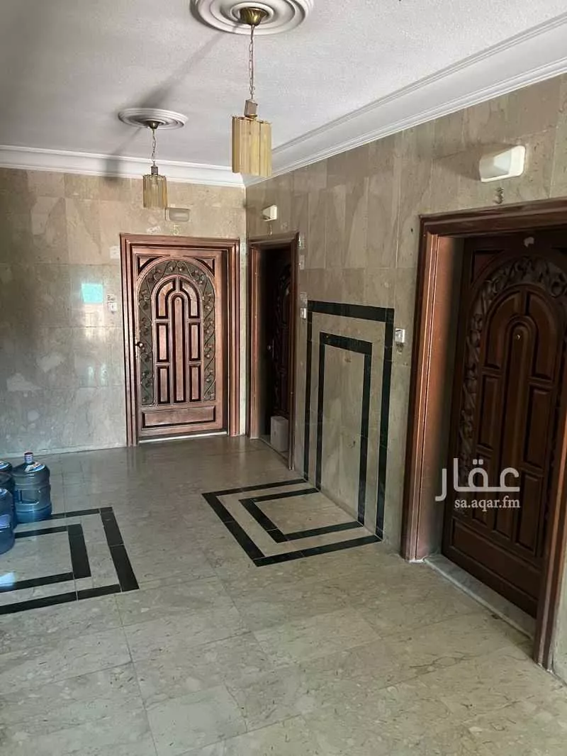 عمارة 910 م² في المصيف 13