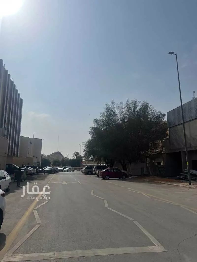 محل 625 م² في الملز 2