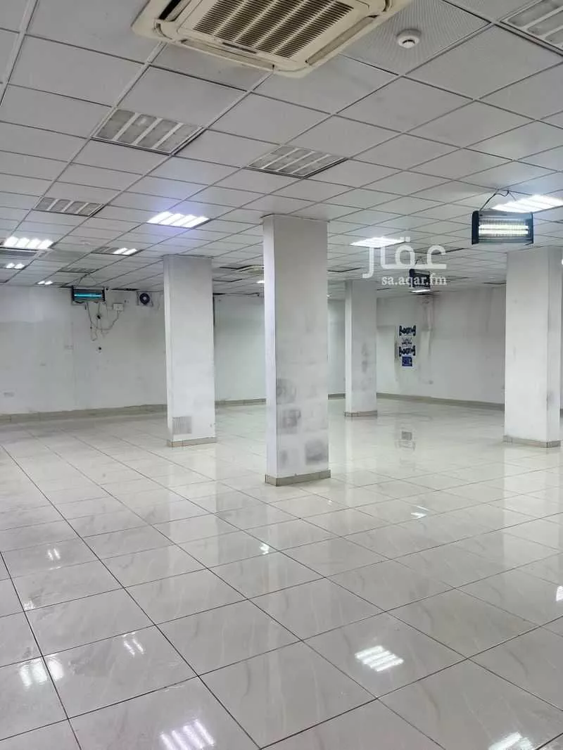 750 sqm shop in King Faisal 2