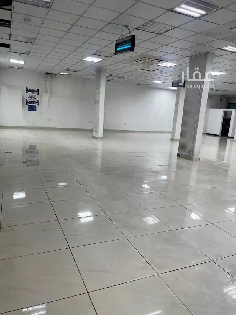 750 sqm shop in King Faisal 5