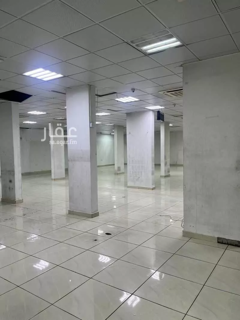 750 sqm shop in King Faisal 8
