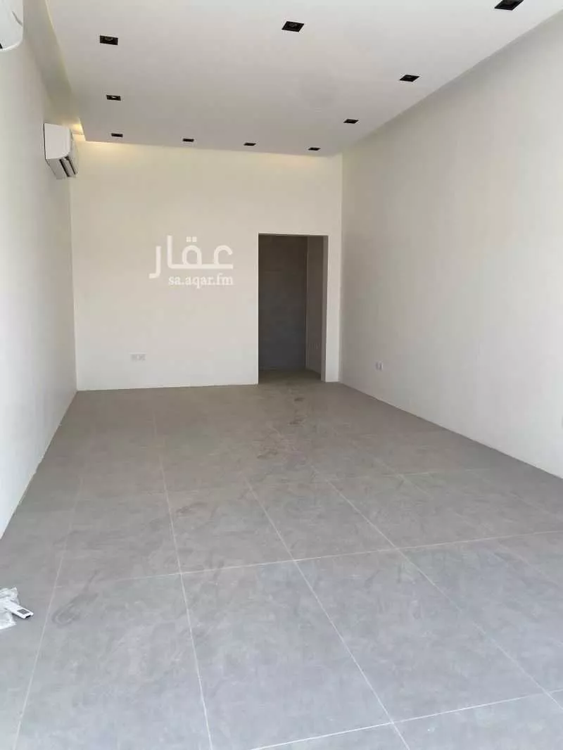 محل 800 م² في بنبان 2