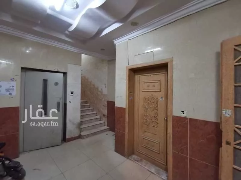 عمارة 475 م² في العقيق 7