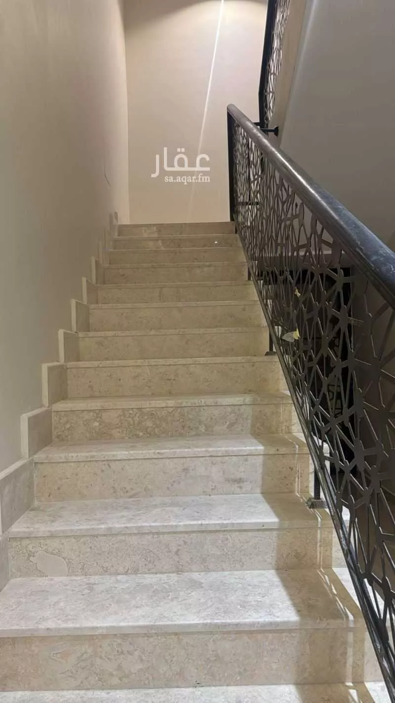 عمارة 622 م² في الملز 6
