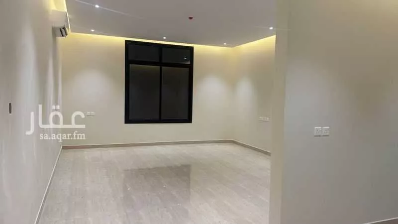 عمارة 622 م² في الملز 8