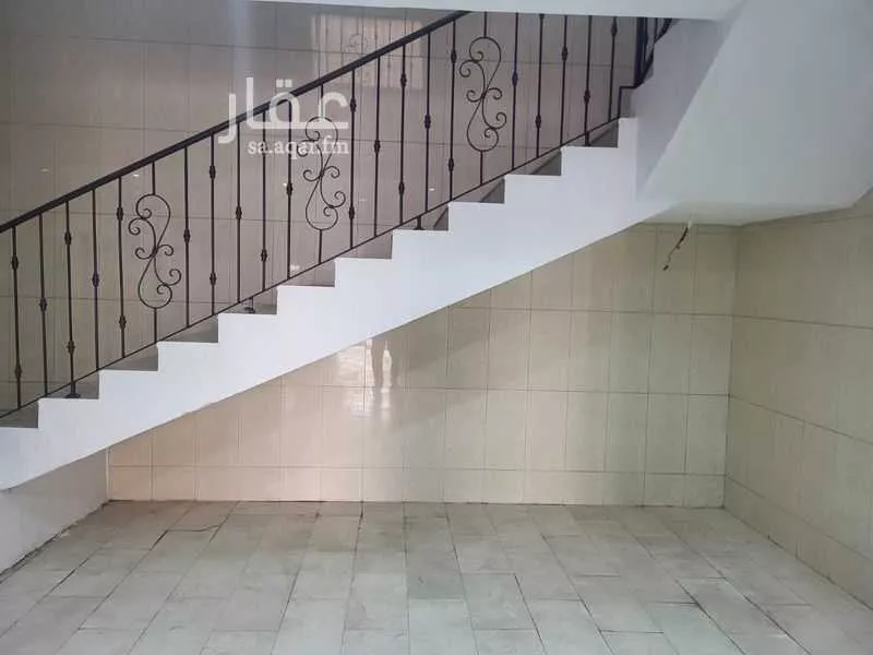 810 sqm building in Al Aziziyah 18