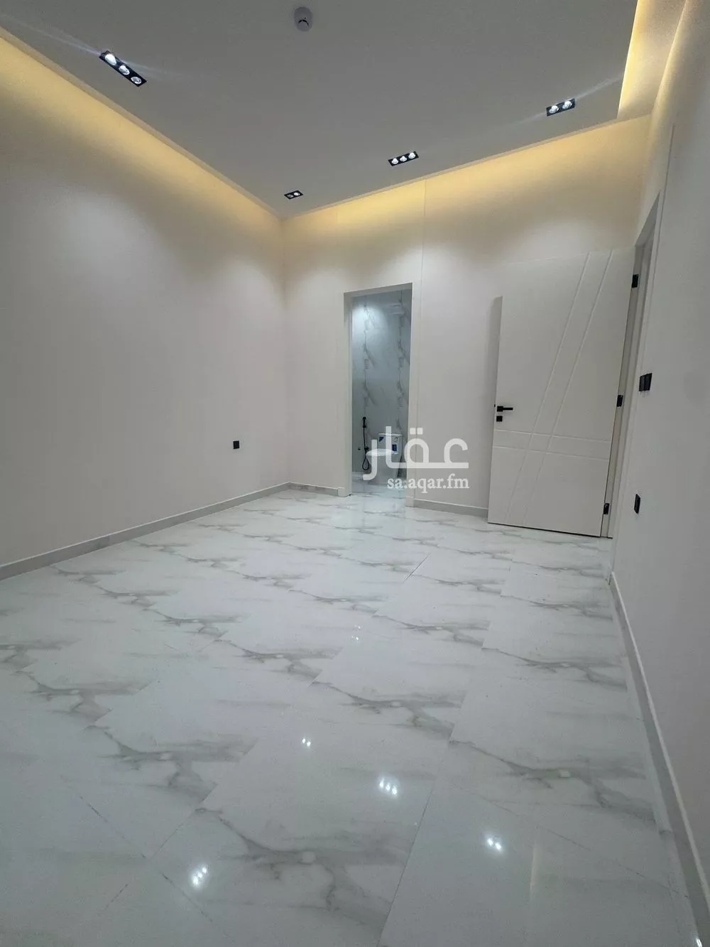 عمارة 138 م² في الزهرة 10