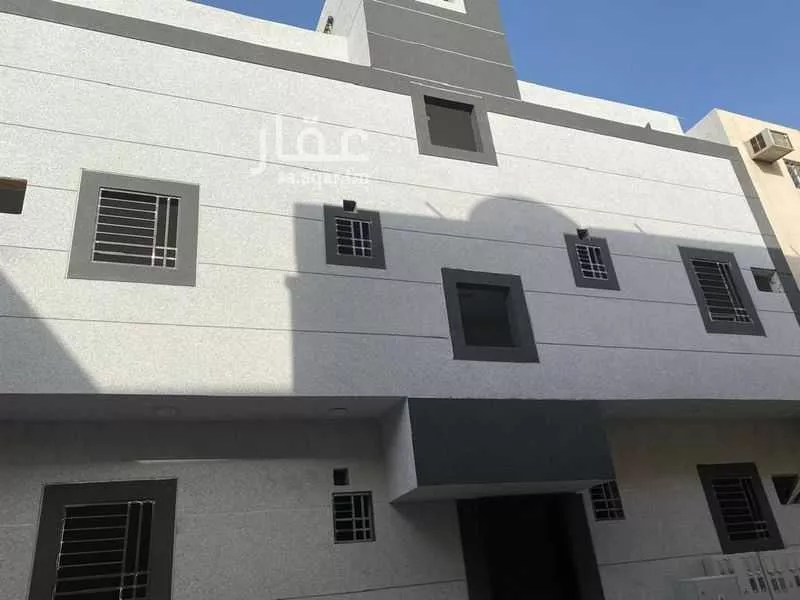عمارة 217 م² في ام الحمام الشرقي 6