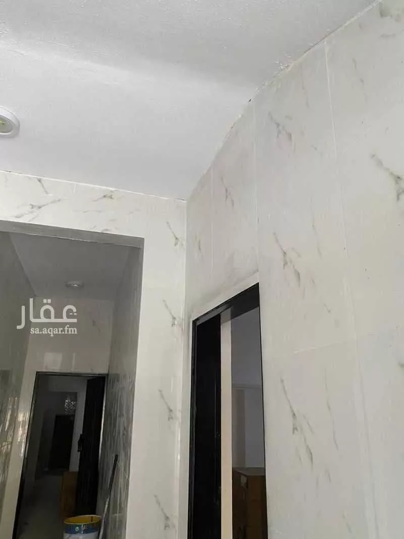 عمارة 217 م² في ام الحمام الشرقي 8
