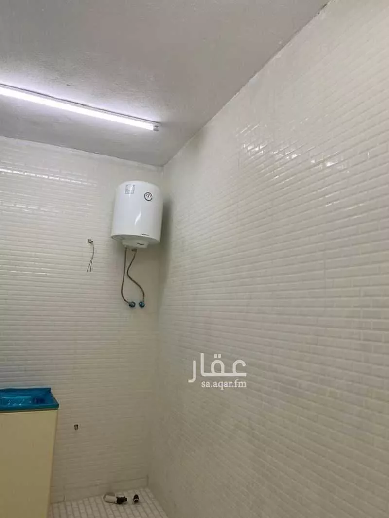 عمارة 217 م² في ام الحمام الشرقي 9
