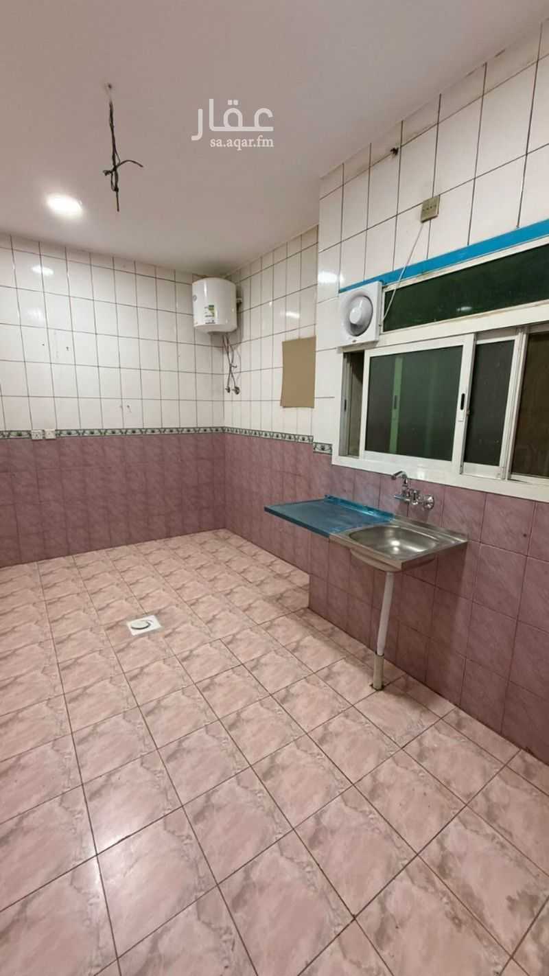 21 bedroom building in Al Aziziyah, Riyadh 2