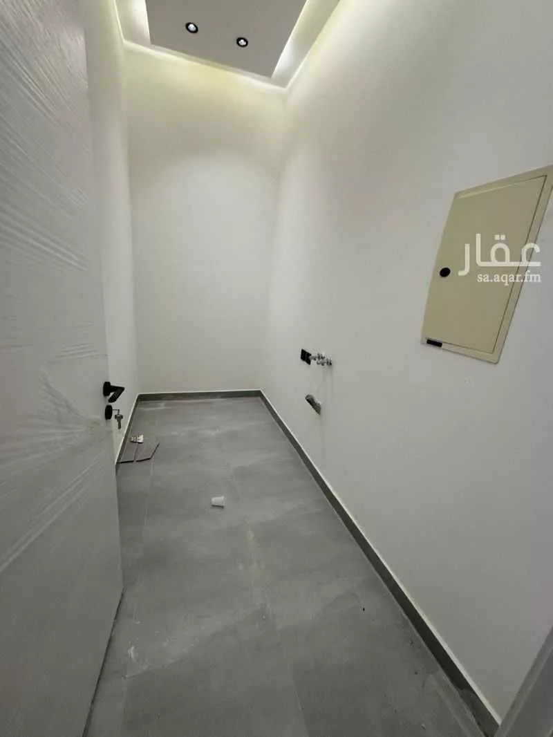 عمارة 109 م² في بدر 8