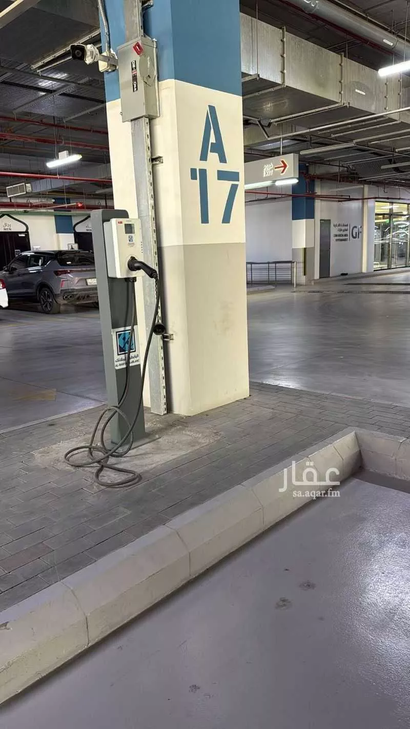 محل 120 م² في الربوة 18
