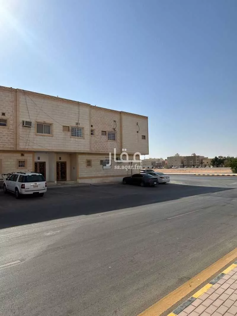 عمارة 1400 م² في المنار 2
