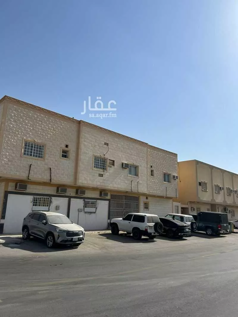 عمارة 1400 م² في المنار 4