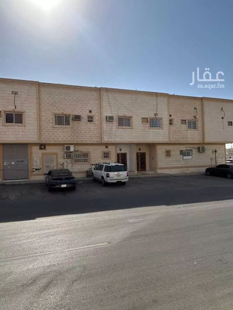 عمارة 1400 م² في المنار 5