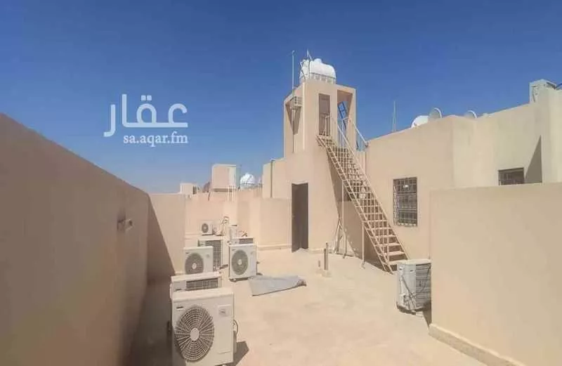 عمارة 637 م² في العقيق 11