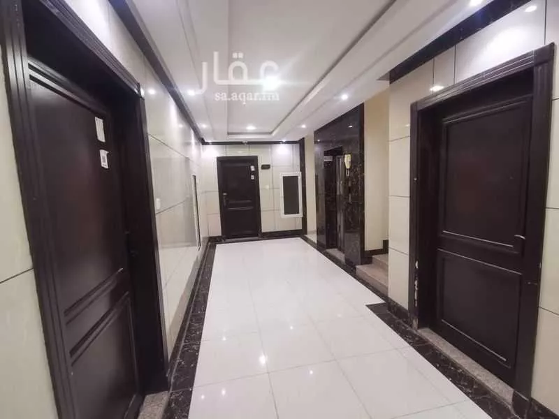 عمارة 637 م² في العقيق 6