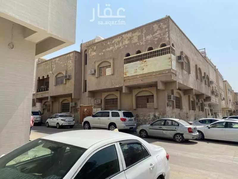 298 sqm building in Umm Al Hamam Al Sharqi 3