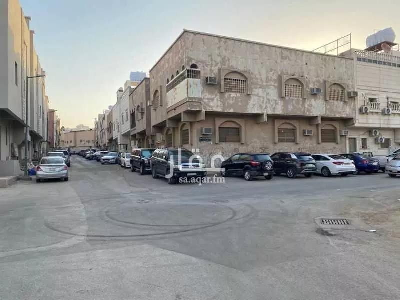 298 sqm building in Umm Al Hamam Al Sharqi 9