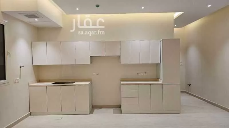 عمارة 250 م² في الضباط 3
