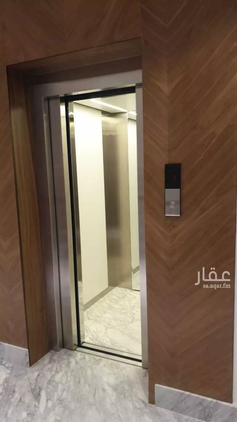 عمارة 840 م² في النهضة 10