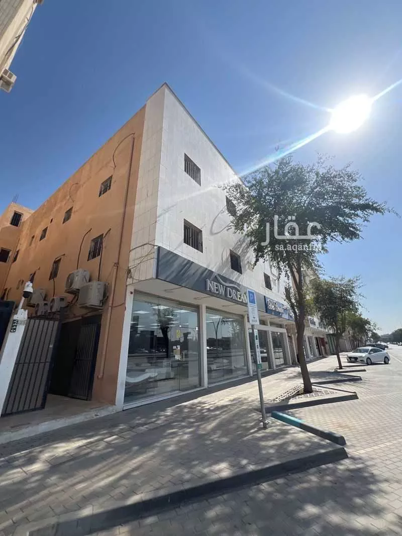 1107 sqm building in Al Olaya 3