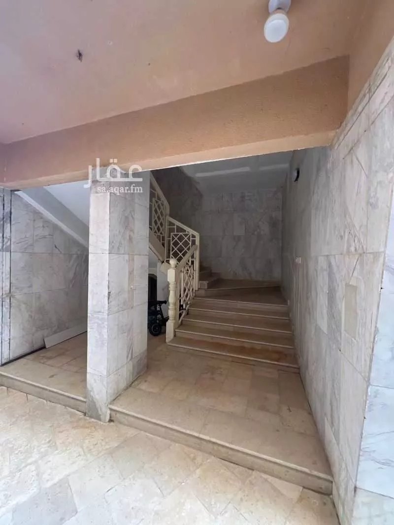 1107 sqm building in Al Olaya 5
