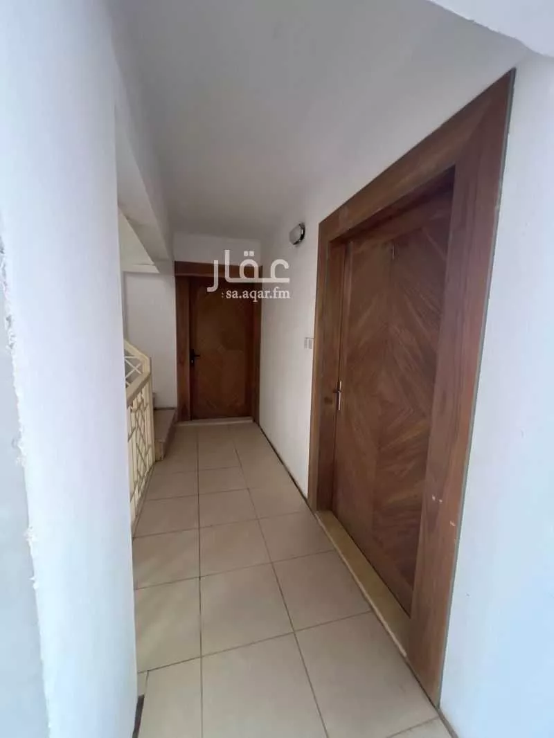 1107 sqm building in Al Olaya 6