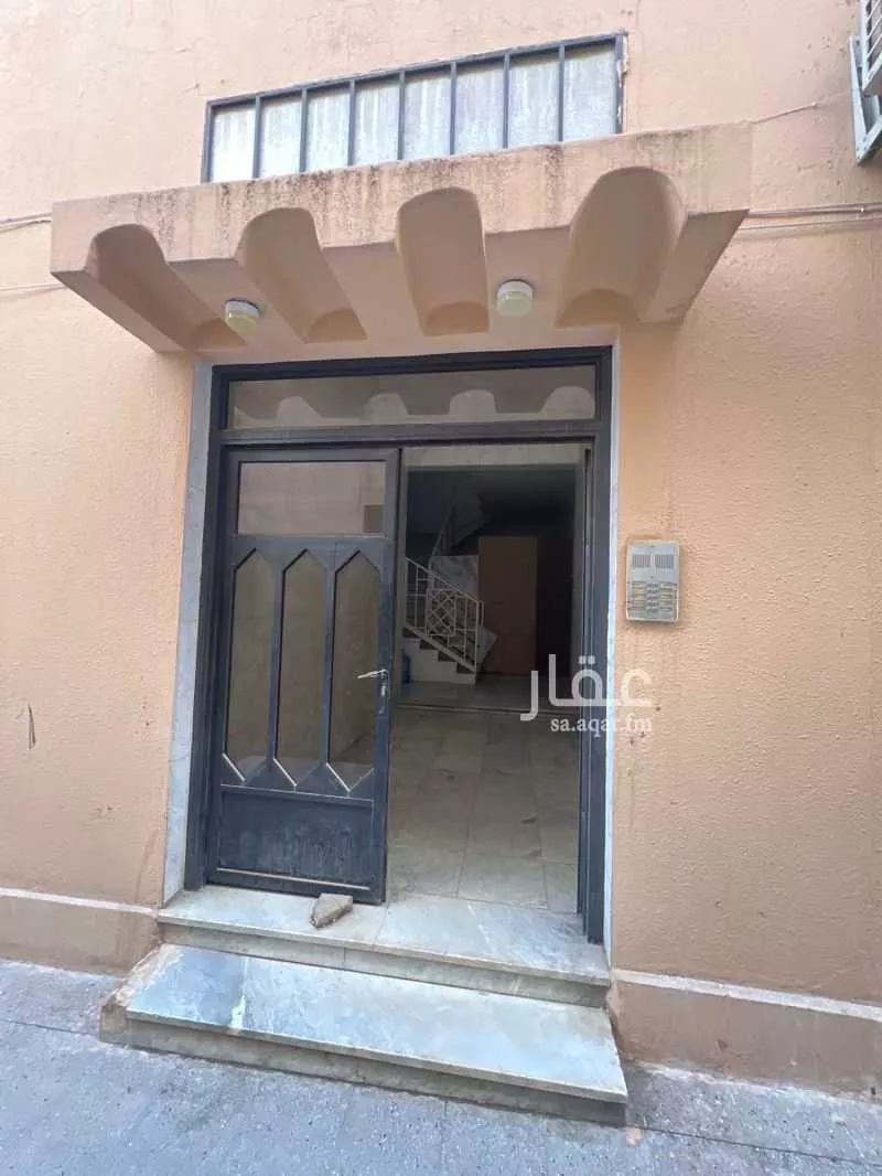 1107 sqm building in Al Olaya 7