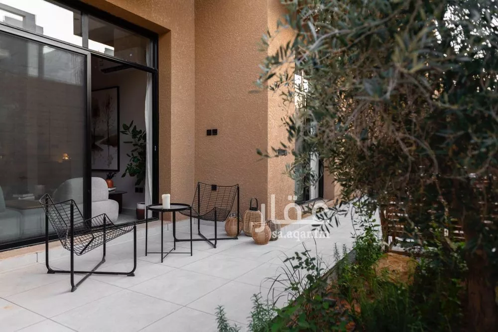 181 sqm building in Al Rimal 4