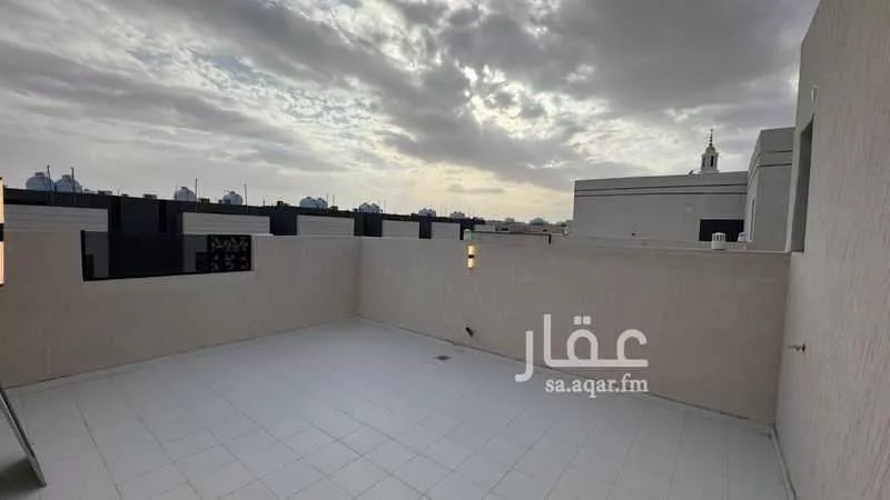 عمارة 600 م² في طويق 13
