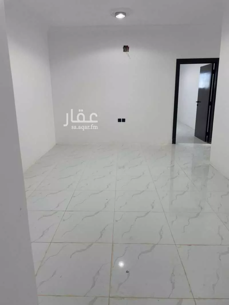 عمارة 418 م² في الشرق 3